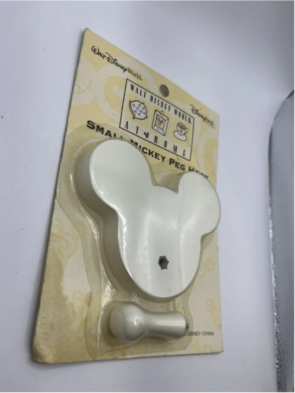 Walt Disney World Disneyland Mickey Peg Hook Home DECOR , WHITE SEE ALL